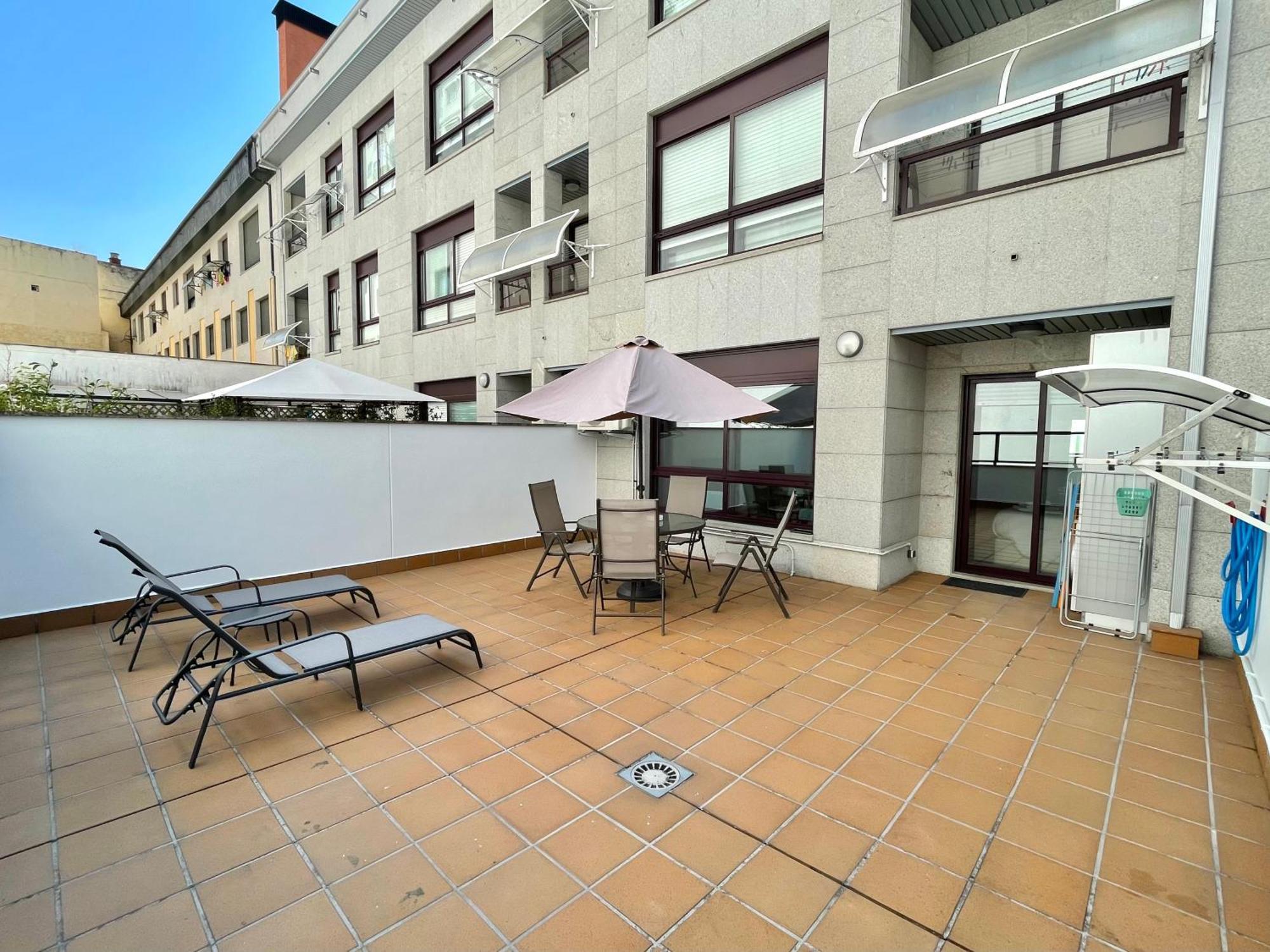 Estudio céntrico con terraza y parking privado Ourense Esterno foto